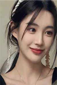 她是美人，白发也惊春完结文
